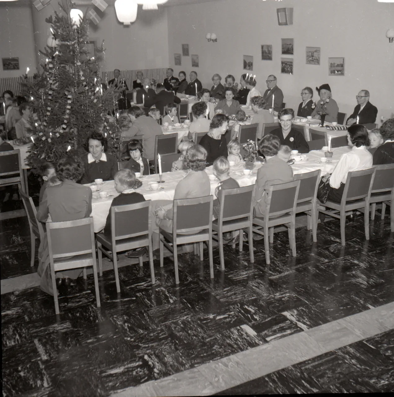 ASEA Härnöverken Luciafest 19571213 bild 4