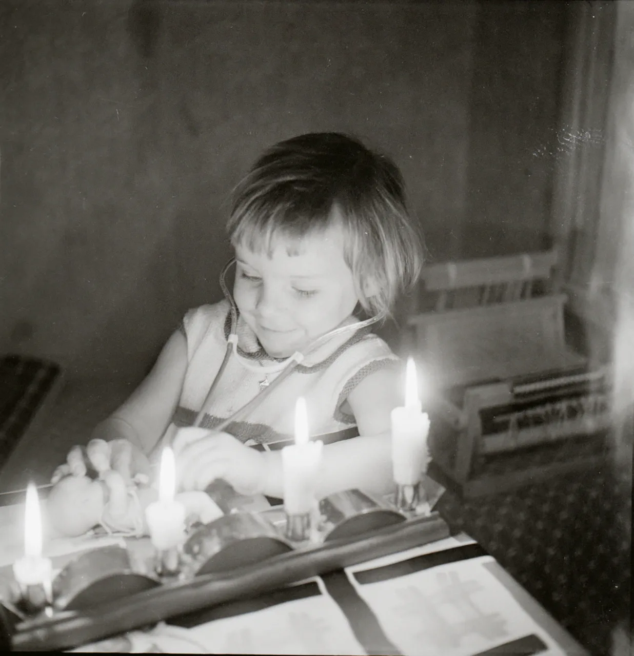 Britt-Marie och Lill Karin julen 19561224 bild 3