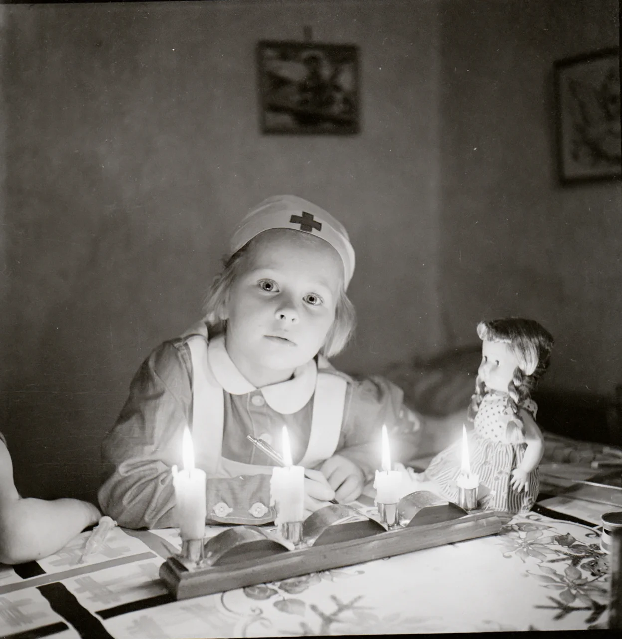 Britt-Marie och Lill Karin julen 19561224 bild 5