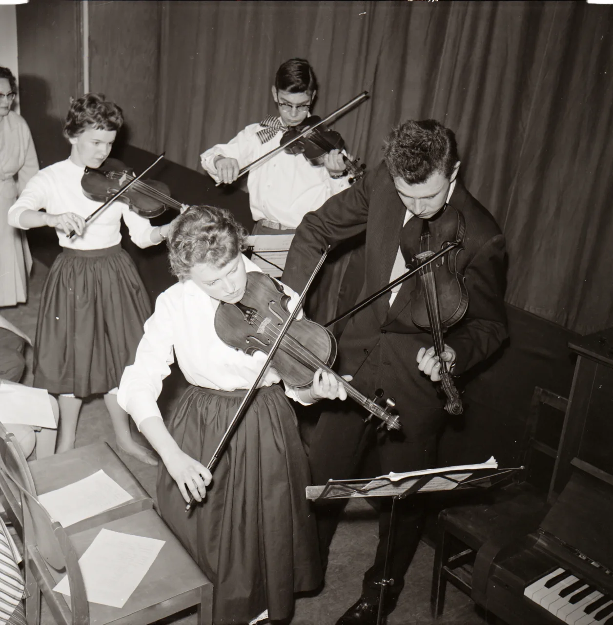 Folkhögskolan 1-ans klassfest 19590228 bild 2